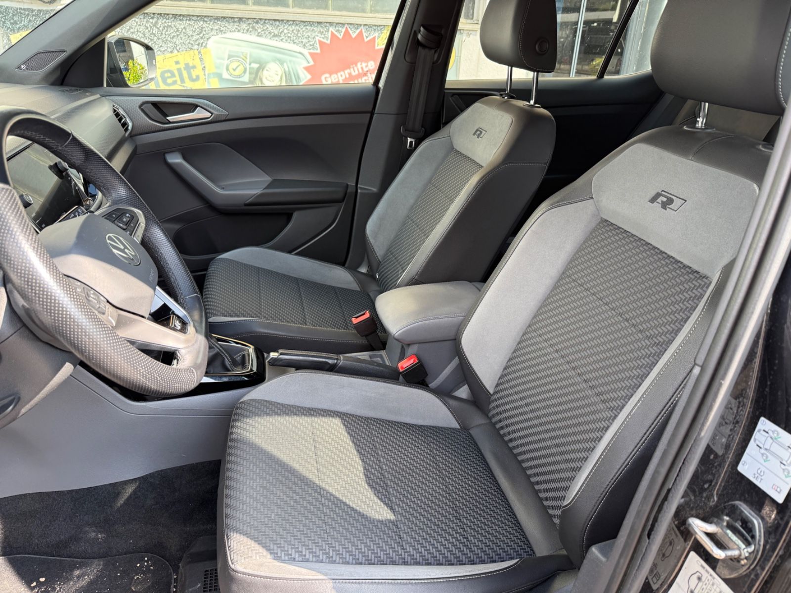 Volkswagen T-Cross Style 1.0 TSI DSG R-Line - Samsaru's Car Outlet