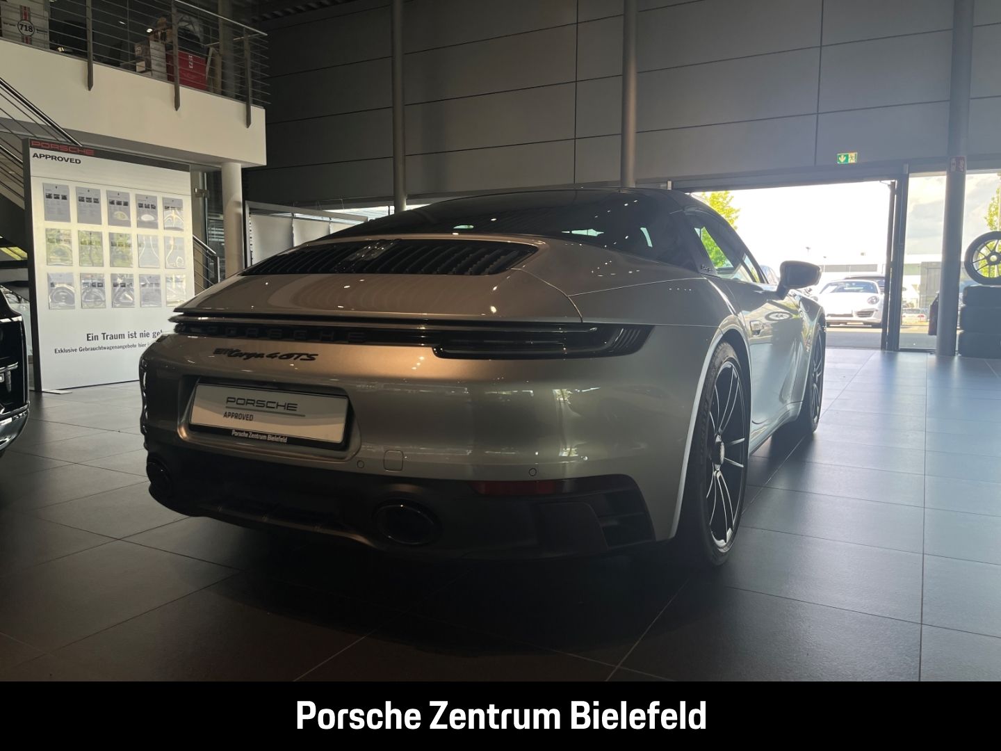 Porsche 992 911 Targa 4 GTS BOSE Sportabgasanlage LED