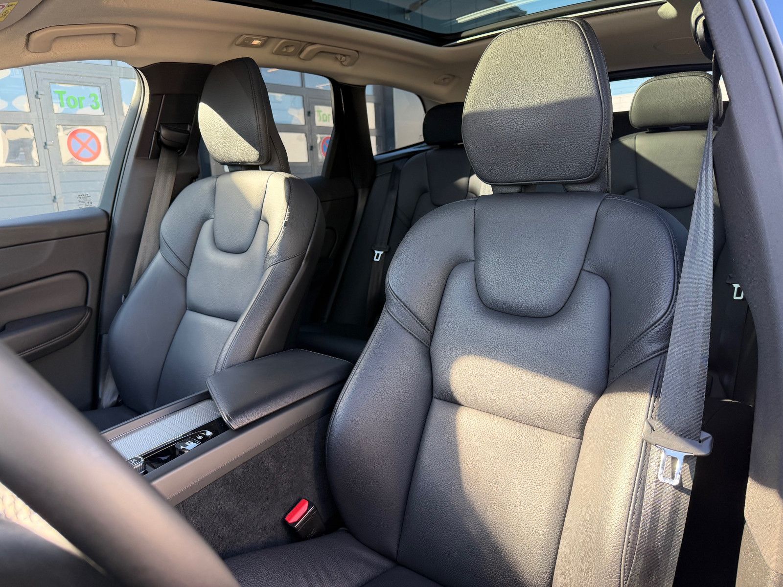 Volvo XC60 B5 D Ultimate Dark AWD*STHZG*PANO*360°*ACC