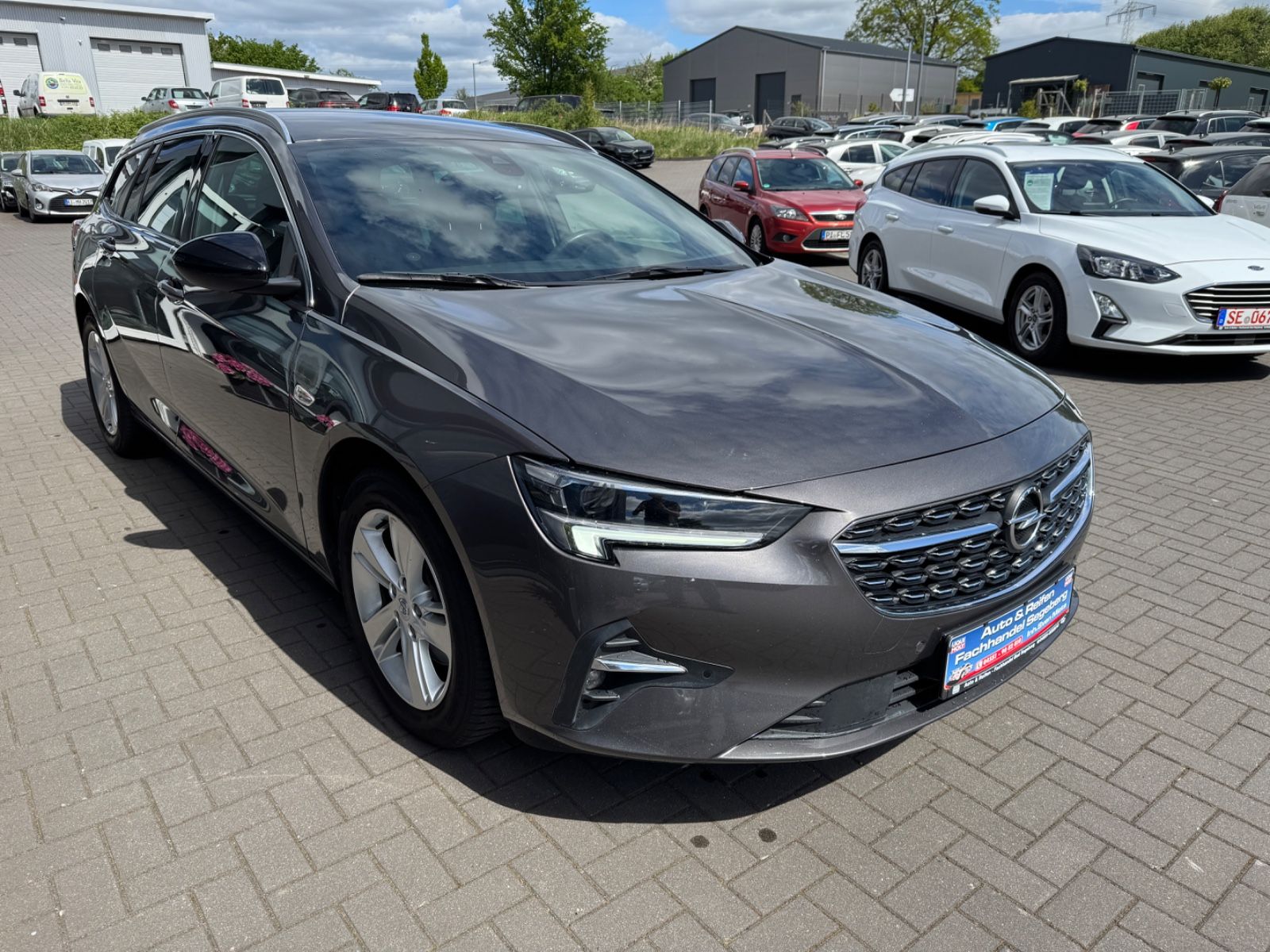 Opel Insignia B Sports Tourer Business - Samsaru's Car Outlet