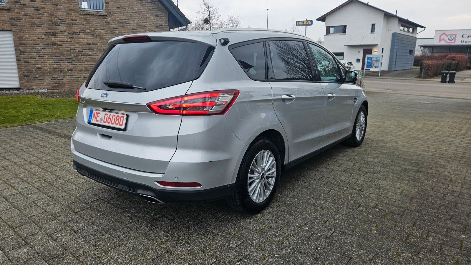 Ford S-Max S-MAX Trend - Samsaru's Car Outlet
