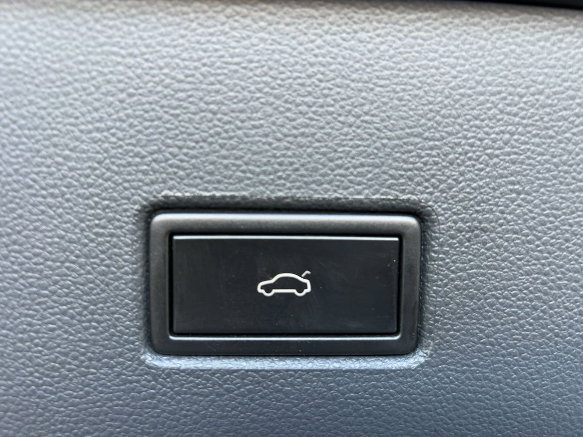 Volkswagen T-Roc 1.0 TSI UNITED - Samsaru's Car Outlet
