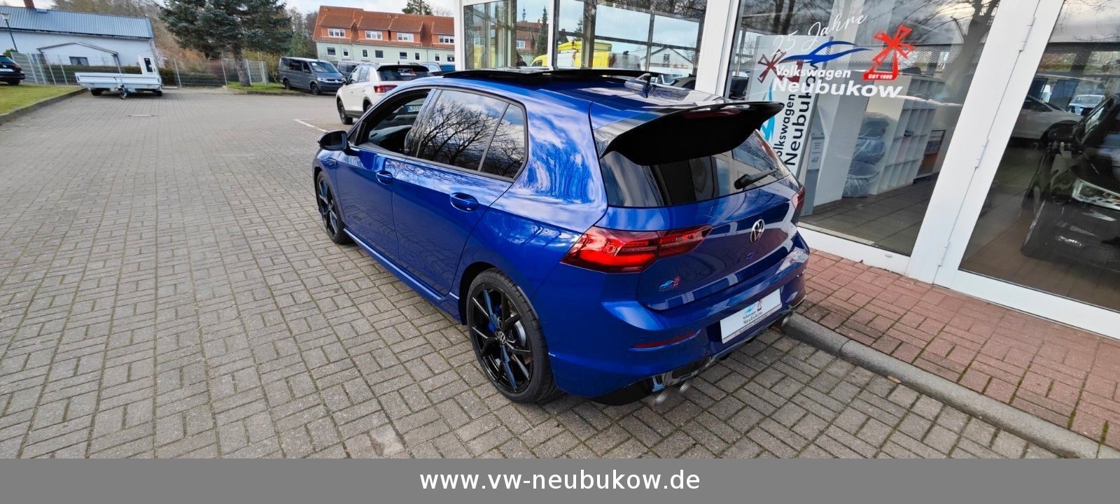 Volkswagen Golf VIII R 20 Years 4Motion DSG - Samsaru's Car Outlet