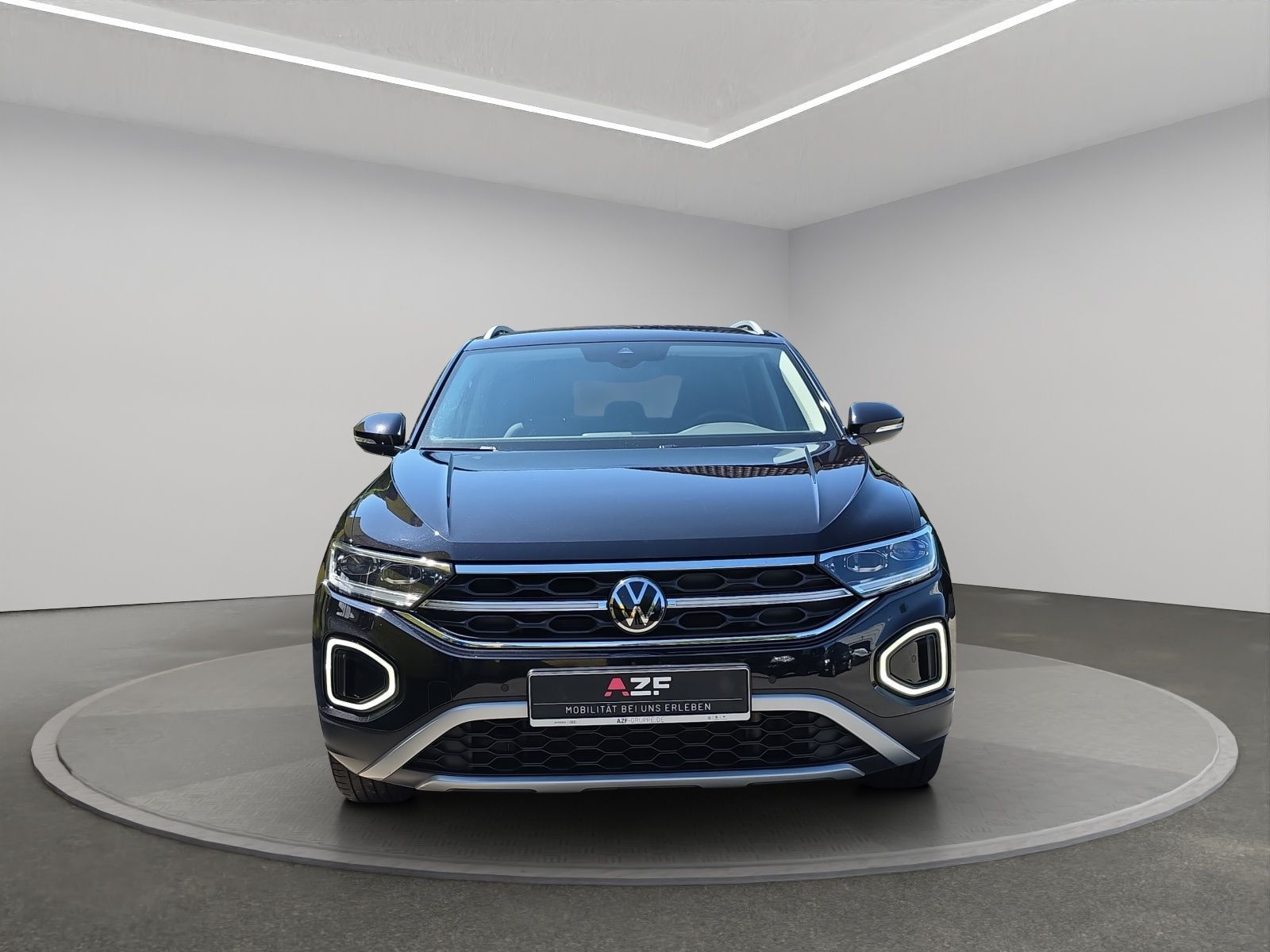 Volkswagen T-Roc 2.0 TDI Style - Samsaru's Car Outlet