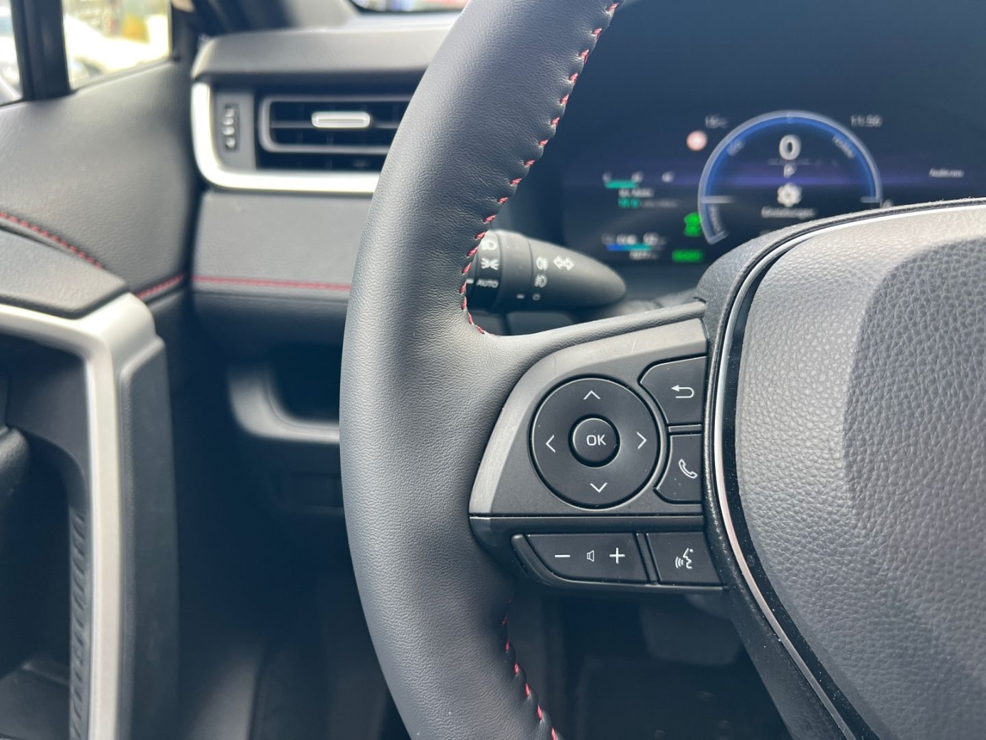 Toyota RAV 4 Plug-in-Hybrid Teamplayer *LED*HUD*4x SHZ*