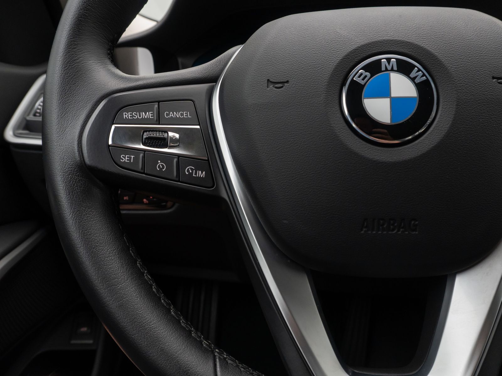 BMW 320i Sport - Samsaru's Car Outlet