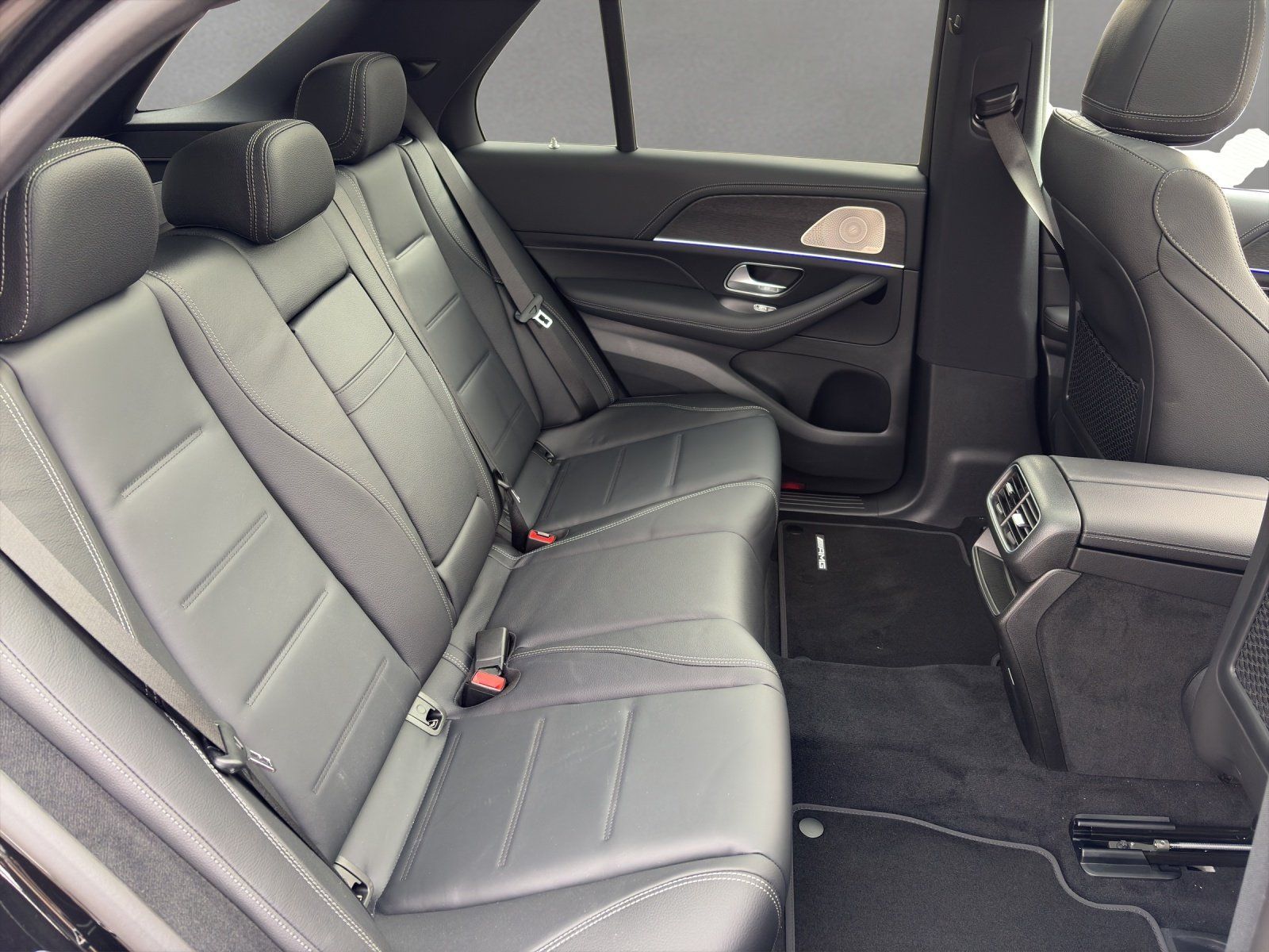 Mercedes-Benz GLE 450 d 4M AMG Distro Burm AHK KeyGo PANO 360°