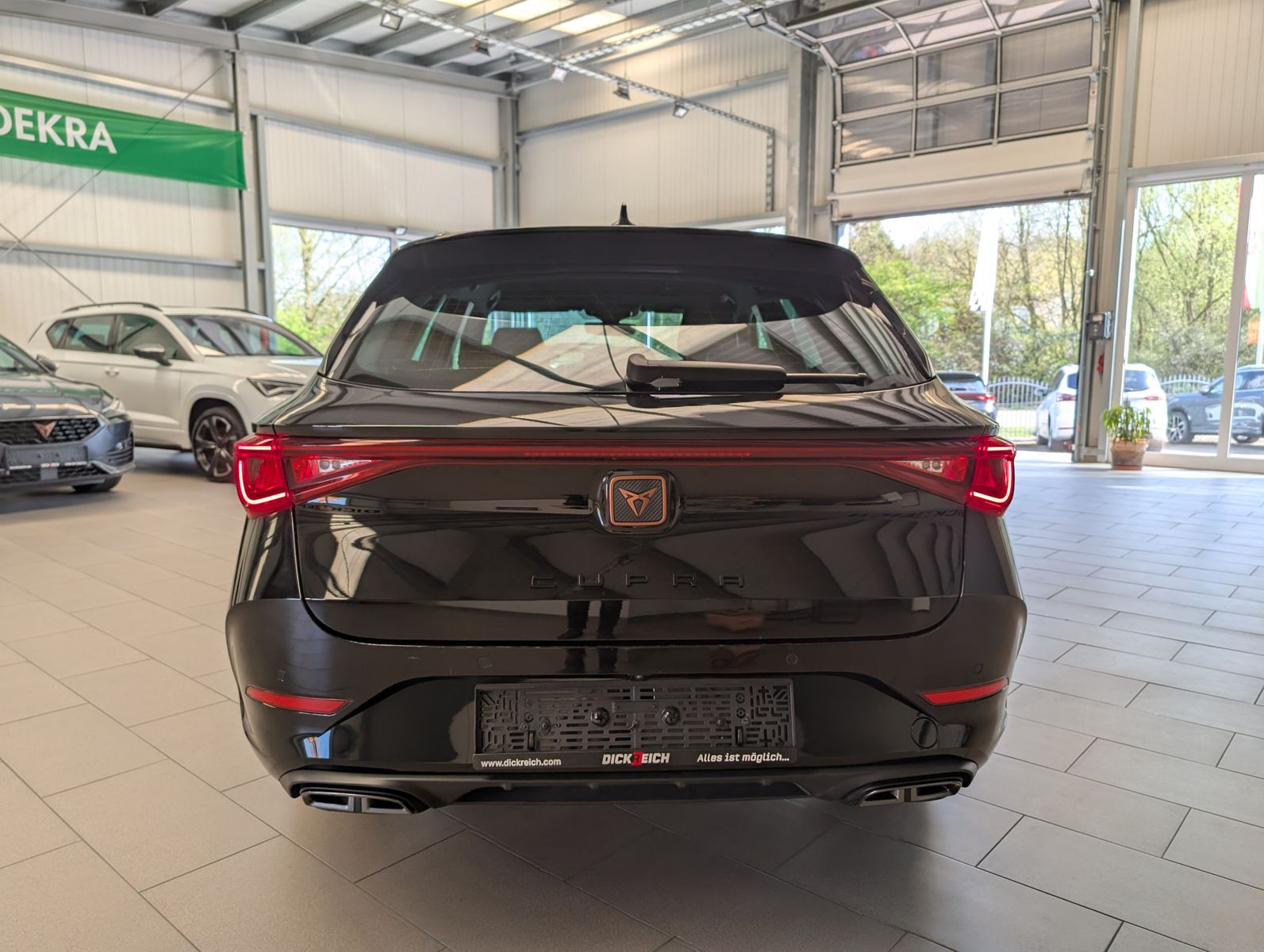 Cupra Leon 1.5eTSI DSG Matrix - Samsaru's Car Outlet