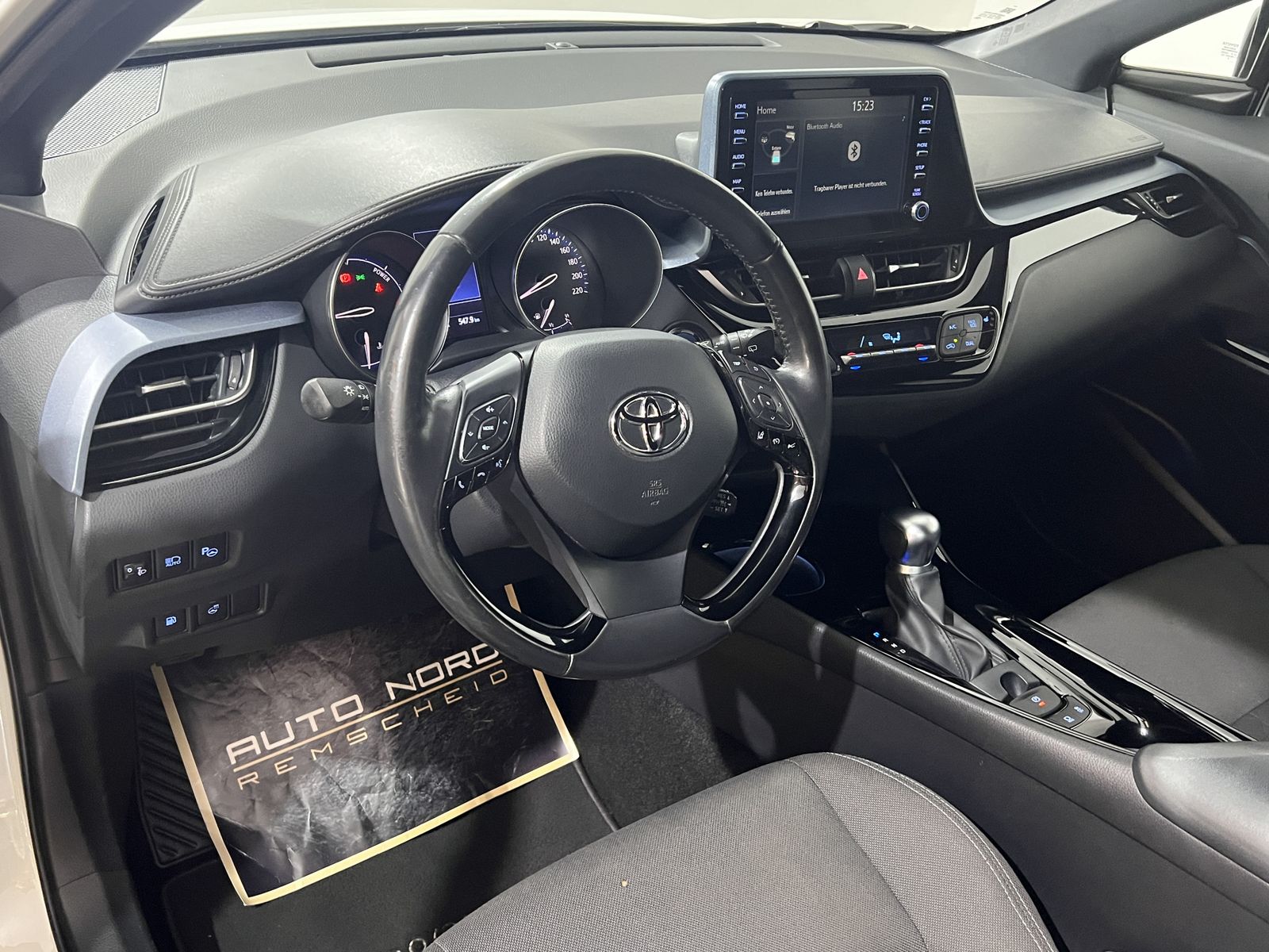 Toyota C-HR 2.0 Hybrid Team - Samsaru's Car Outlet