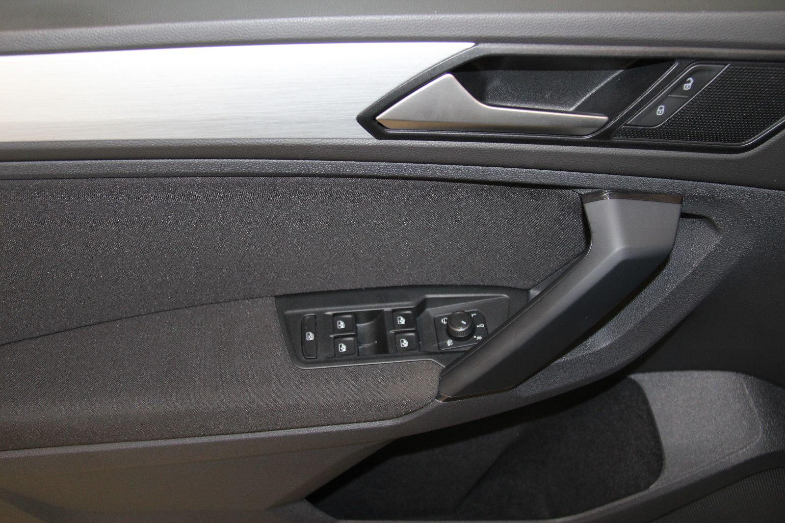 Volkswagen Tiguan 1.5 TSI DSG - Samsaru's Car Outlet