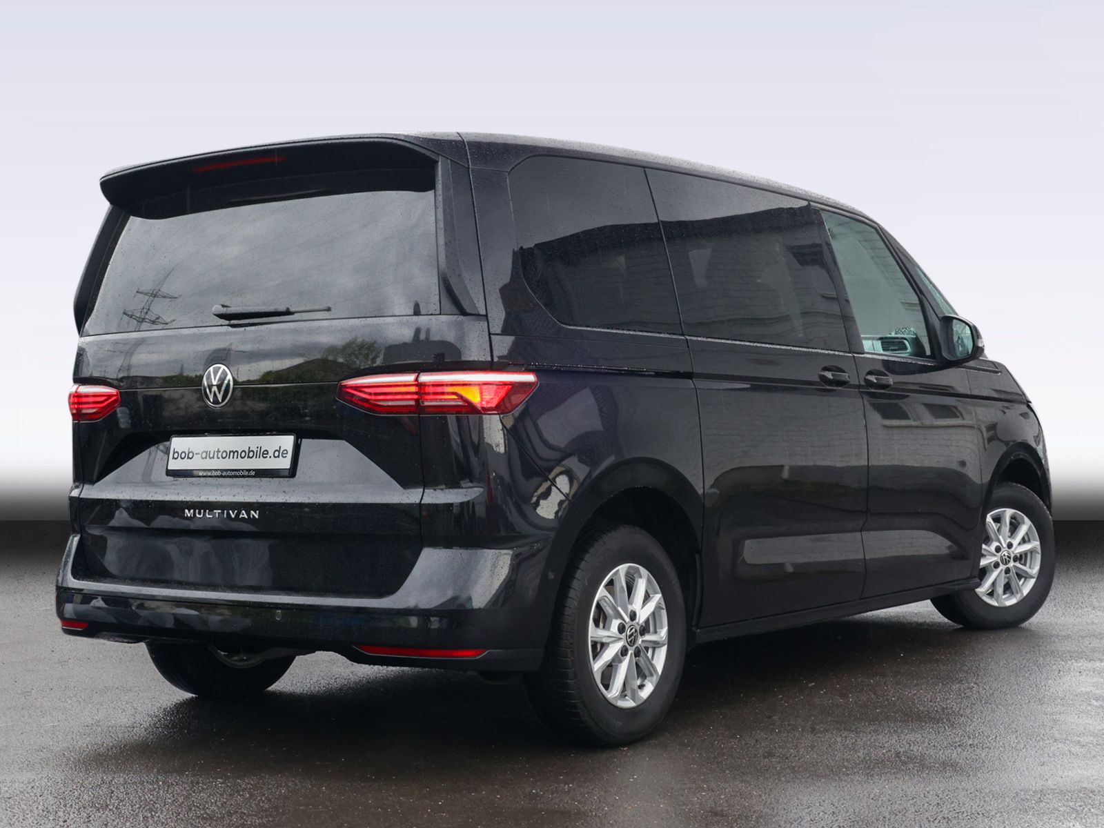 Volkswagen T7 Multivan 1.5 TSI Edition - Samsaru's Car Outlet
