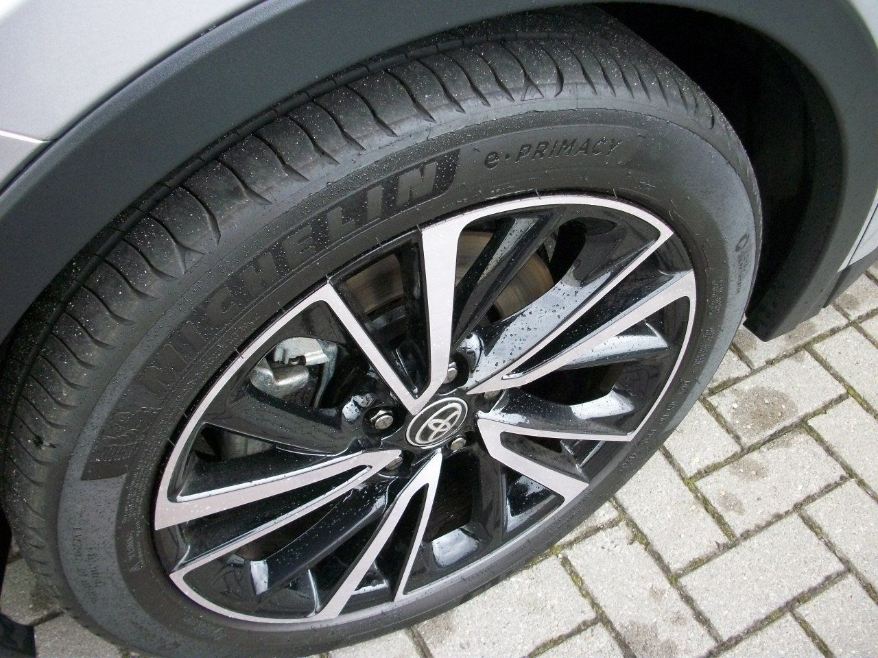 Toyota C-HR 2,0 l Plug-In 4x2 Lounge