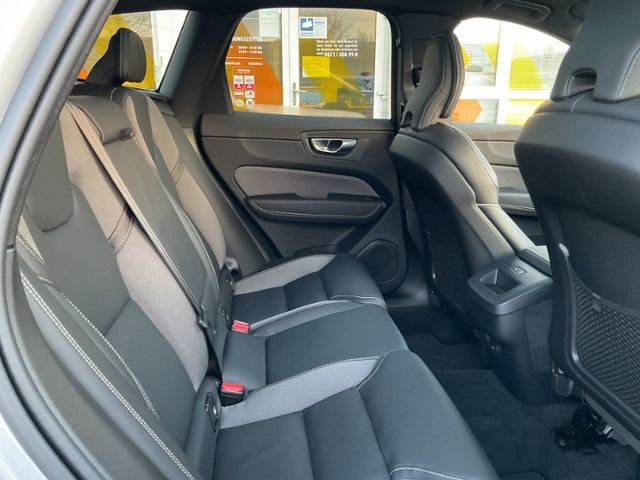 Volvo XC60 B4 Plus Dark 2WD ACC PANO 360° Allwetter