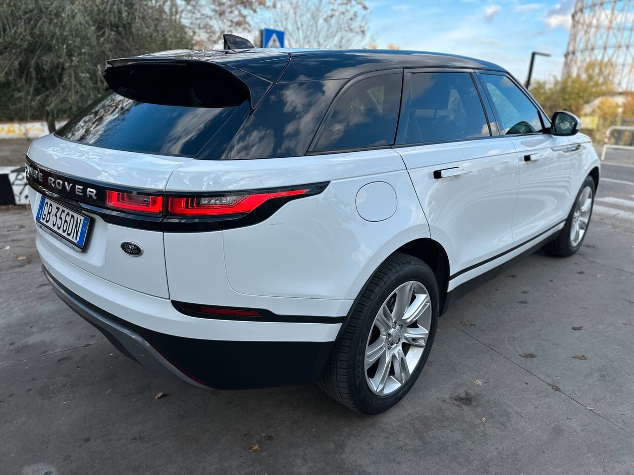 Range Rover Velar 2.0 Si4 BENZINA - Samsaru's Car Outlet