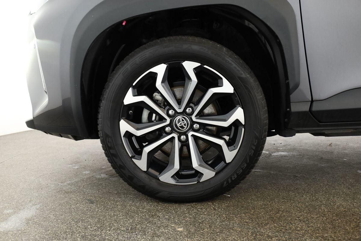 Toyota Yaris Cross CVT Team D LED Navi SHZ iACC Kam 17"
