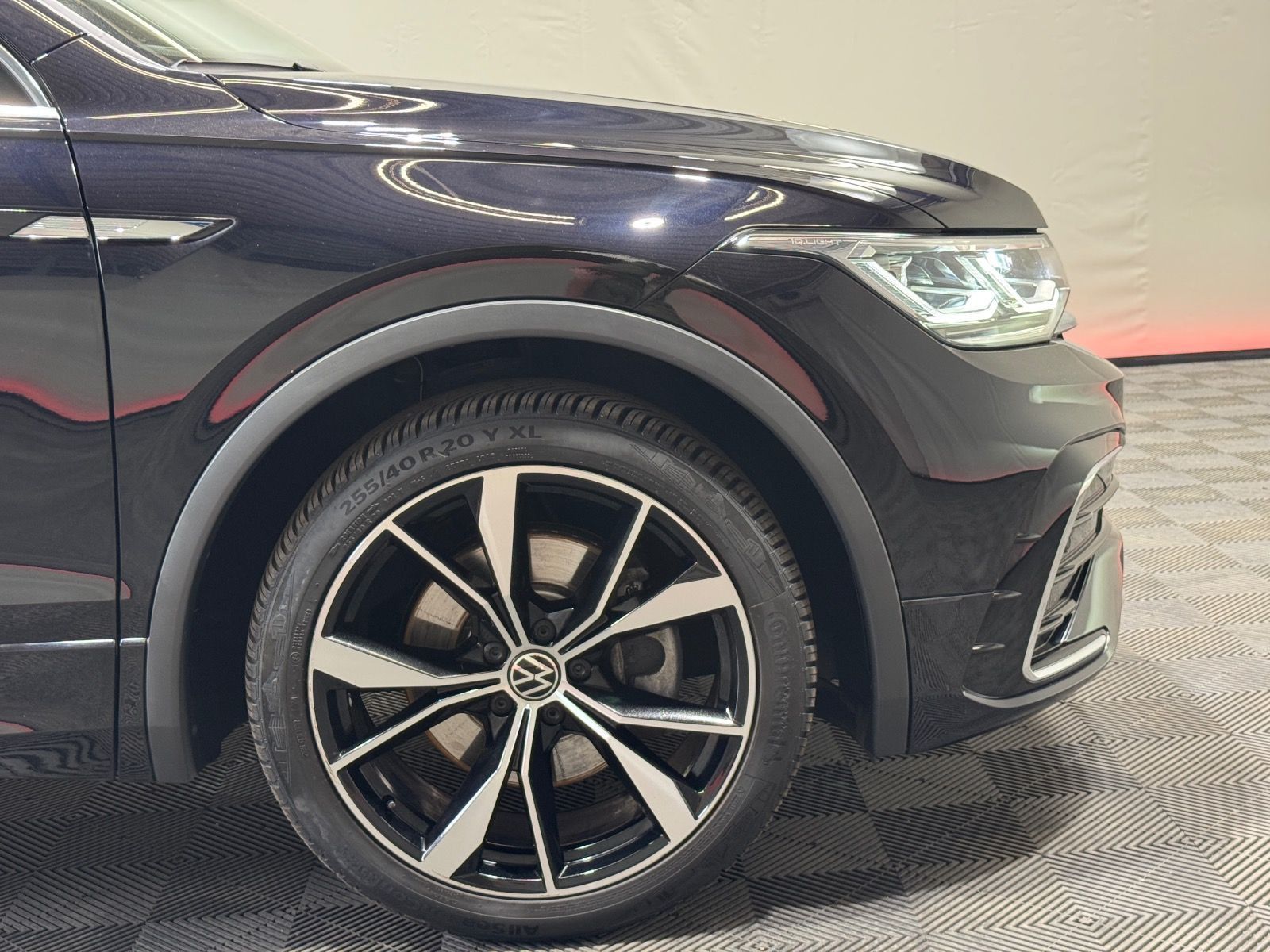 Volkswagen Tiguan R-Line 2.0 TDI DSG 4M - Samsaru's Car Outlet