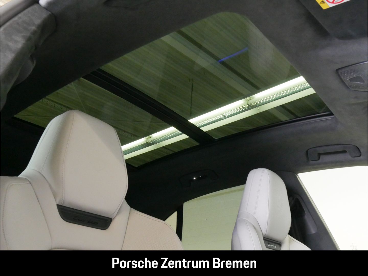 Porsche Macan Electric Turbo Sportpaket - Samsaru's Car Outlet