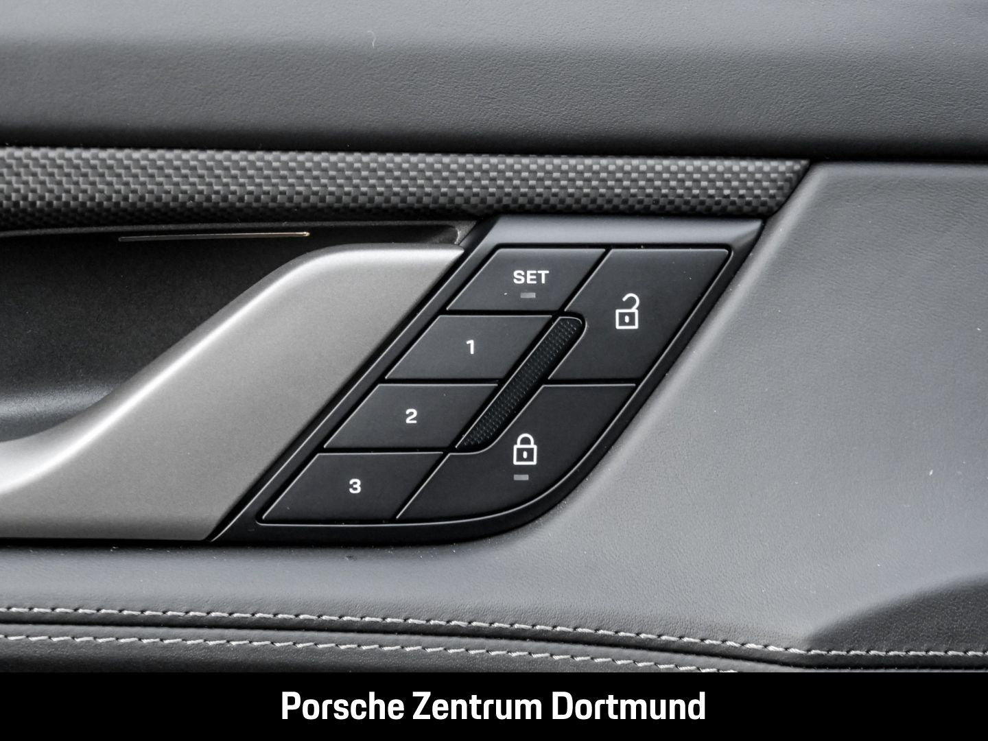 Porsche Taycan Turbo S LED-Matrix Burmester InnoDrive