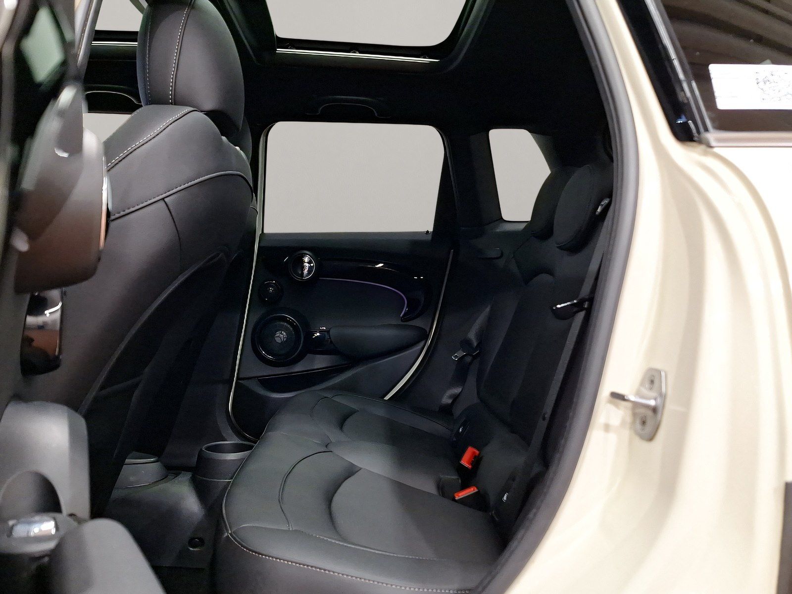 MINI Cooper - Samsaru's Car Outlet