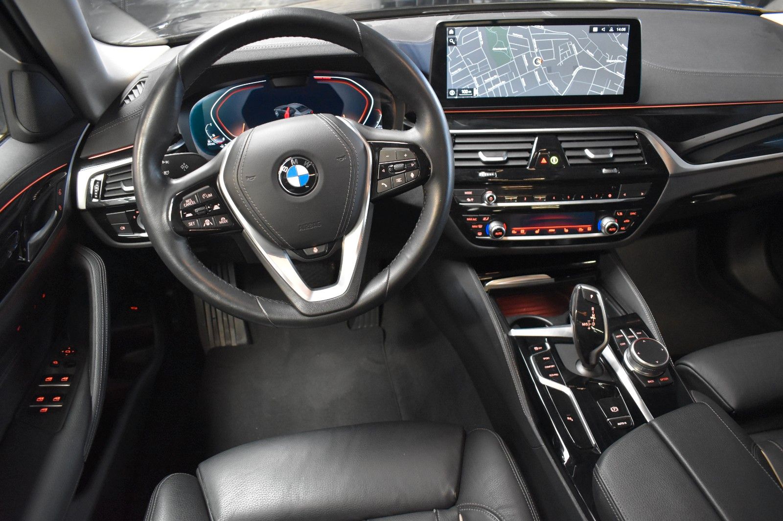 BMW 520 d xDrive Luxury Line*HEAD-UP*ASSIST*HIFI*LED