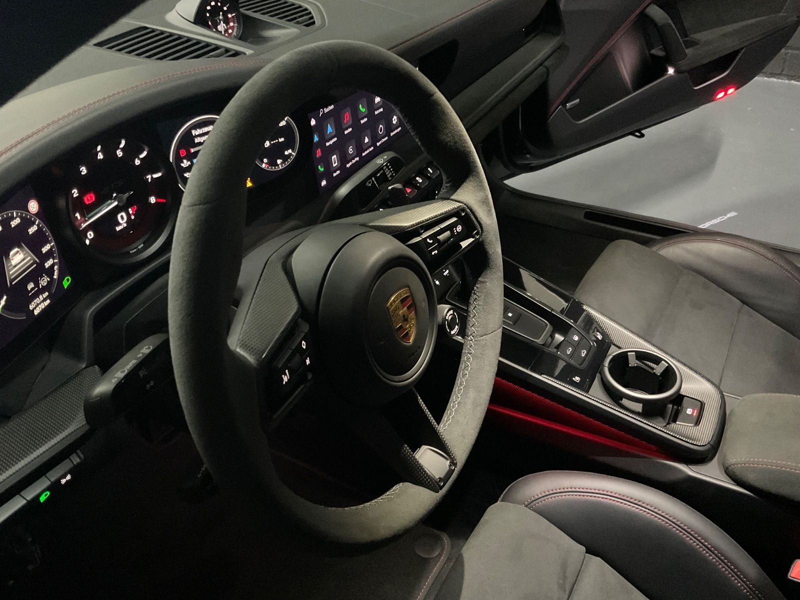 Porsche 911 / 992 Carrera 4 GTS / Kamera / Glasdach