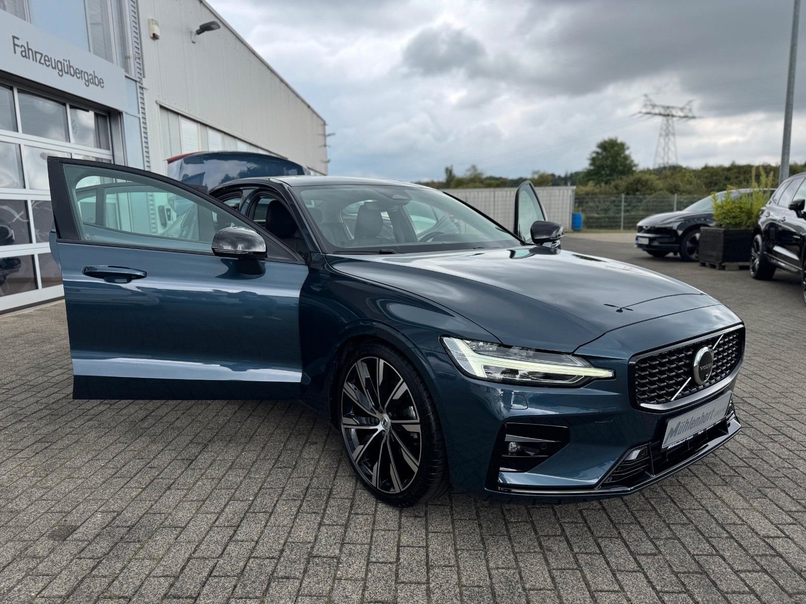 Volvo S60 B4 DKG PLUS DARK - Sthzg - 360 - Pano - 20"