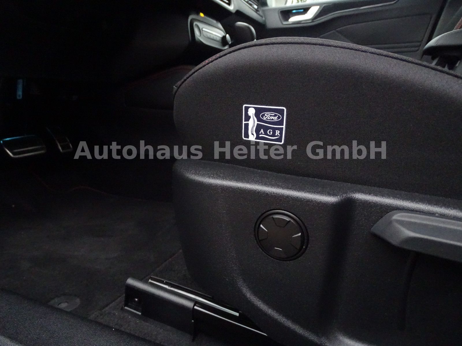Ford Focus Aut. Turnier ST-Line X / AHK+SYNC4+B&O+ACC