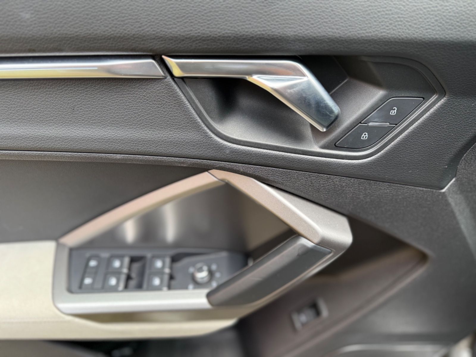 Audi Q3 40 TFSI S line - Samsaru's Car Outlet