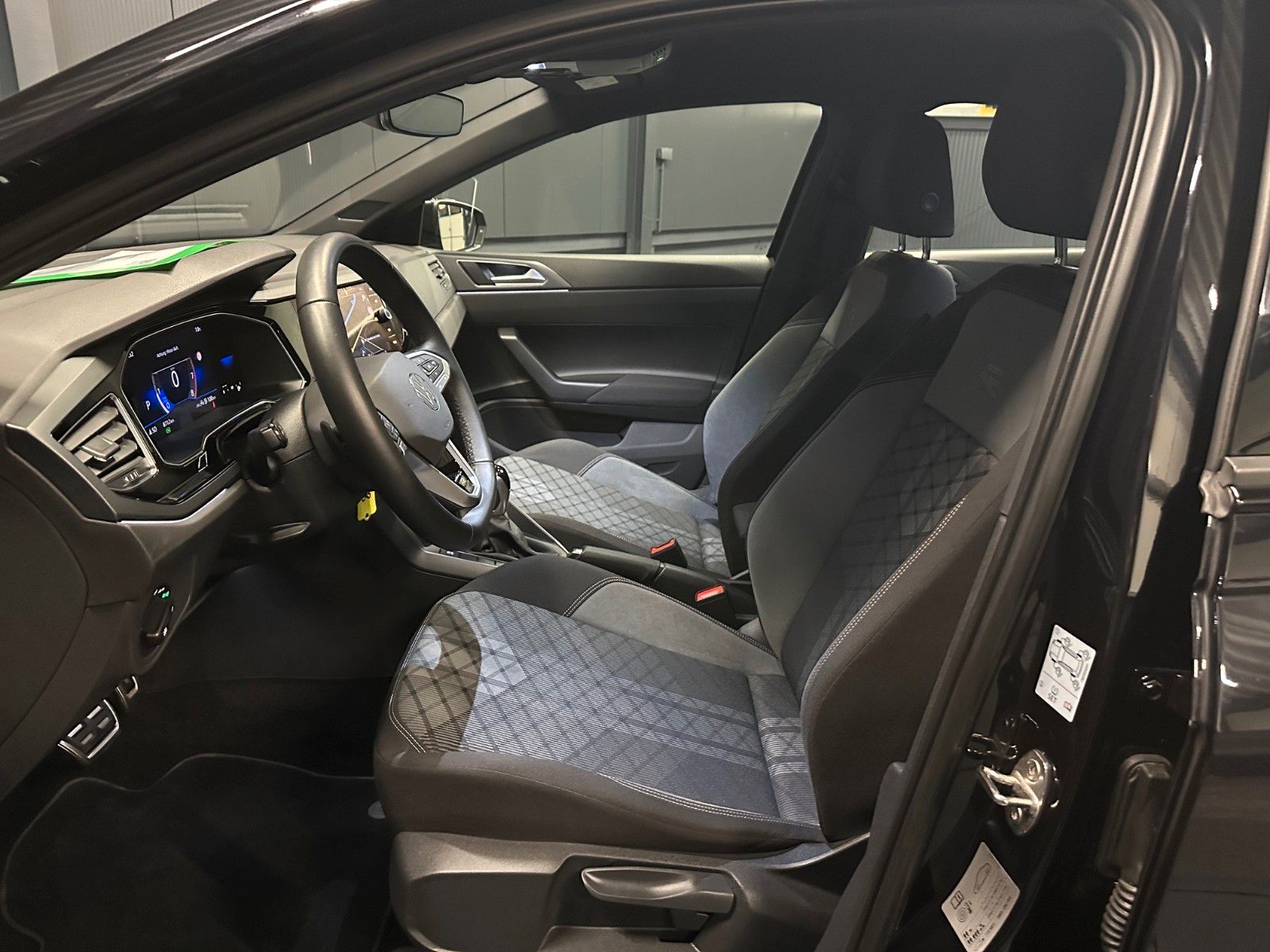 Volkswagen Polo VI R-Line *NAVI*IQ.Drive*KAMERA*CarPlay*ACC