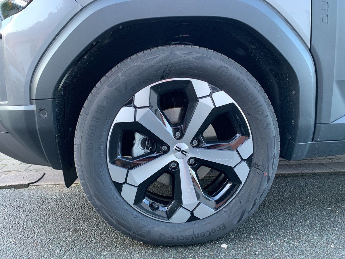 Dacia Duster HYBRID 140 - Samsaru's Car Outlet