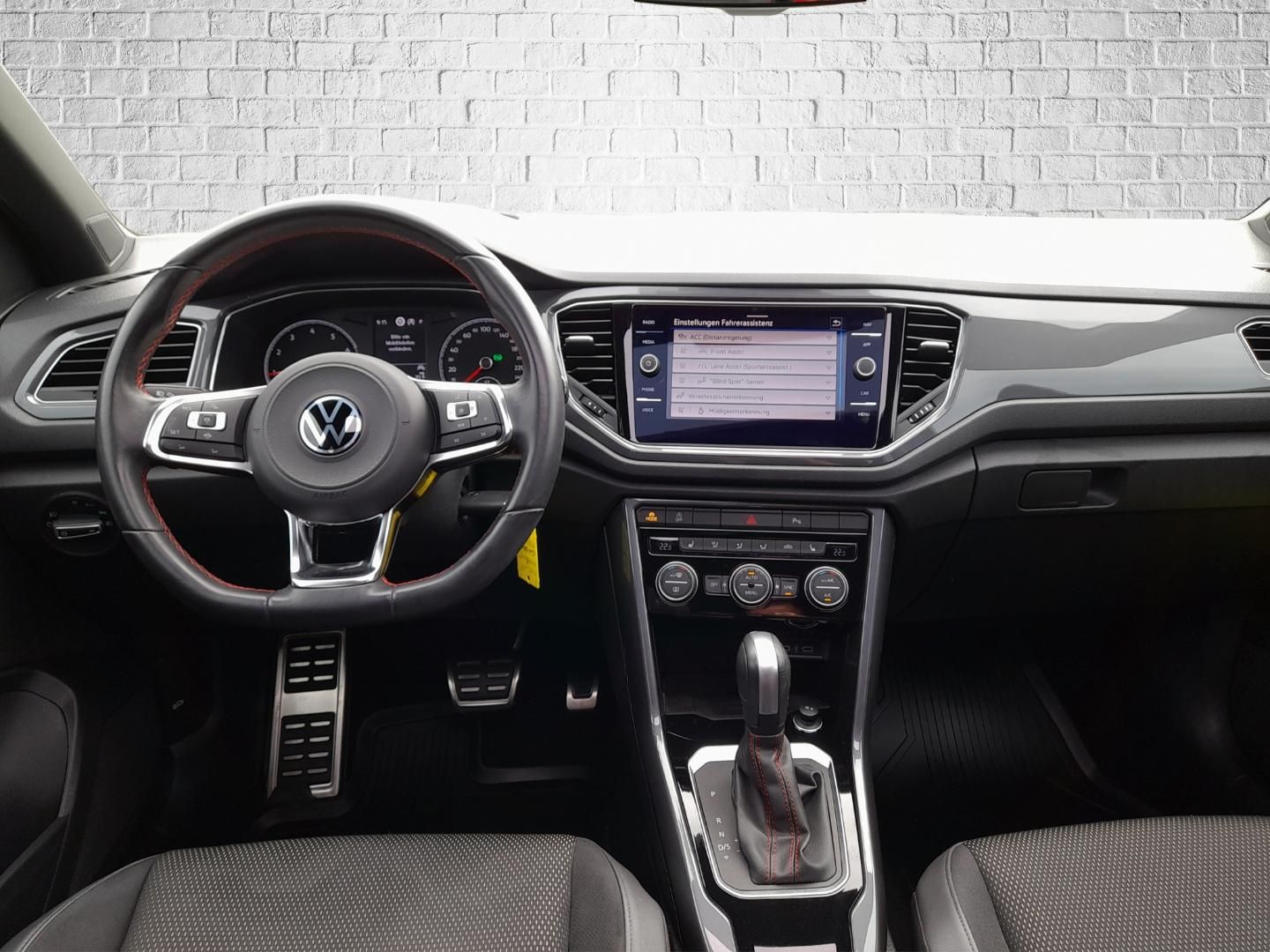 Volkswagen T-Roc Sport 1.5 TSI DSG - Samsaru's Car Outlet
