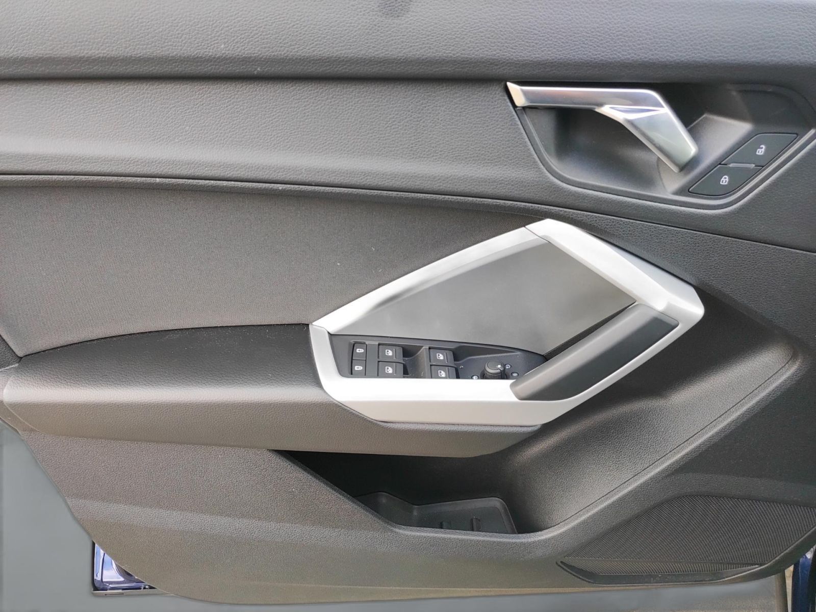 Audi Q3 35 TDI qu. S tronic - Samsaru's Car Outlet