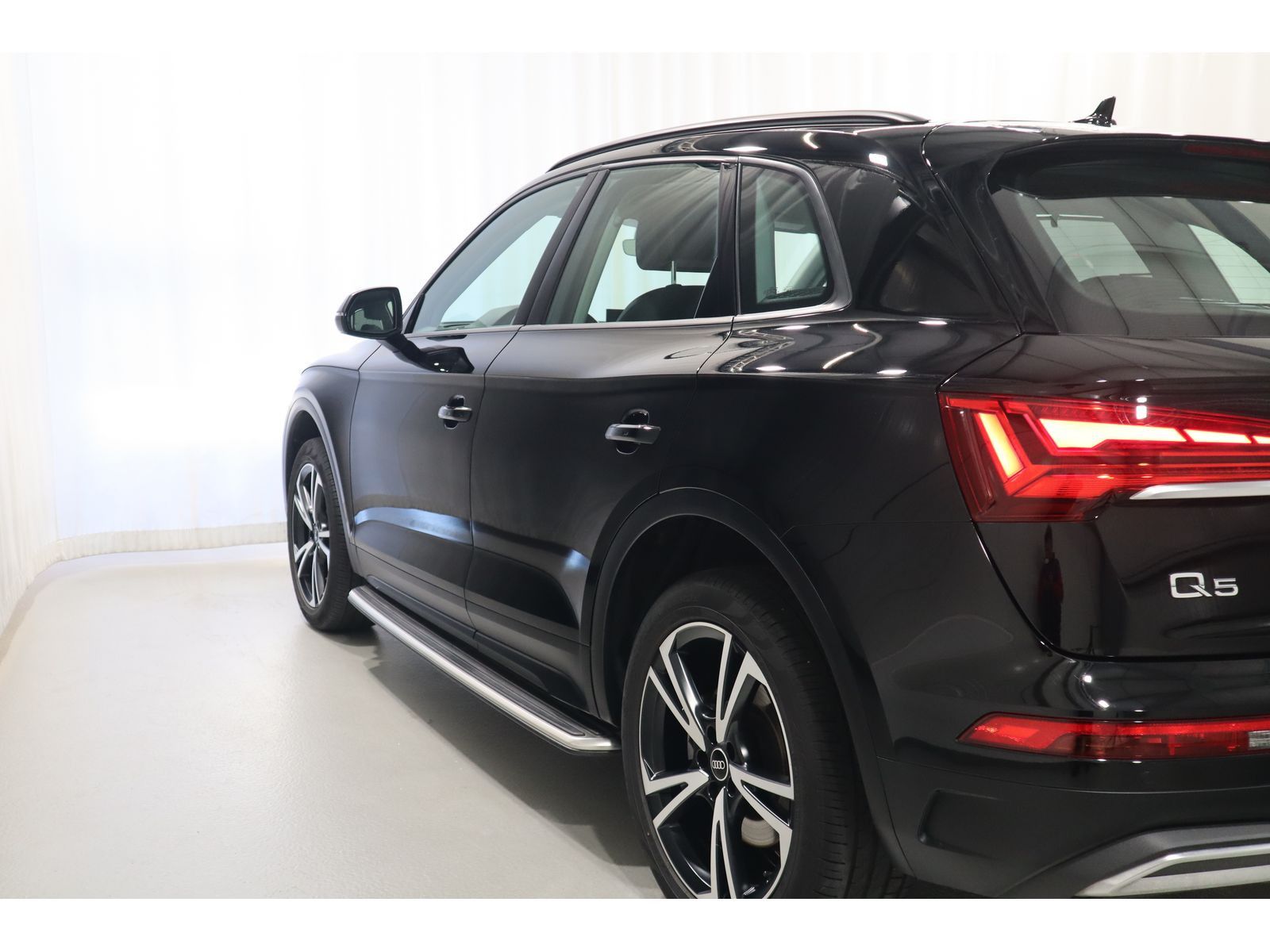Audi Q5 40 TDI quattro - Samsaru's Car Outlet