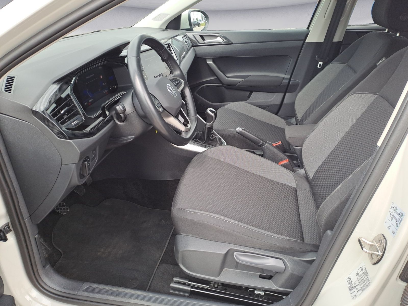 Volkswagen Taigo 1.0 TSI - Samsaru's Car Outlet