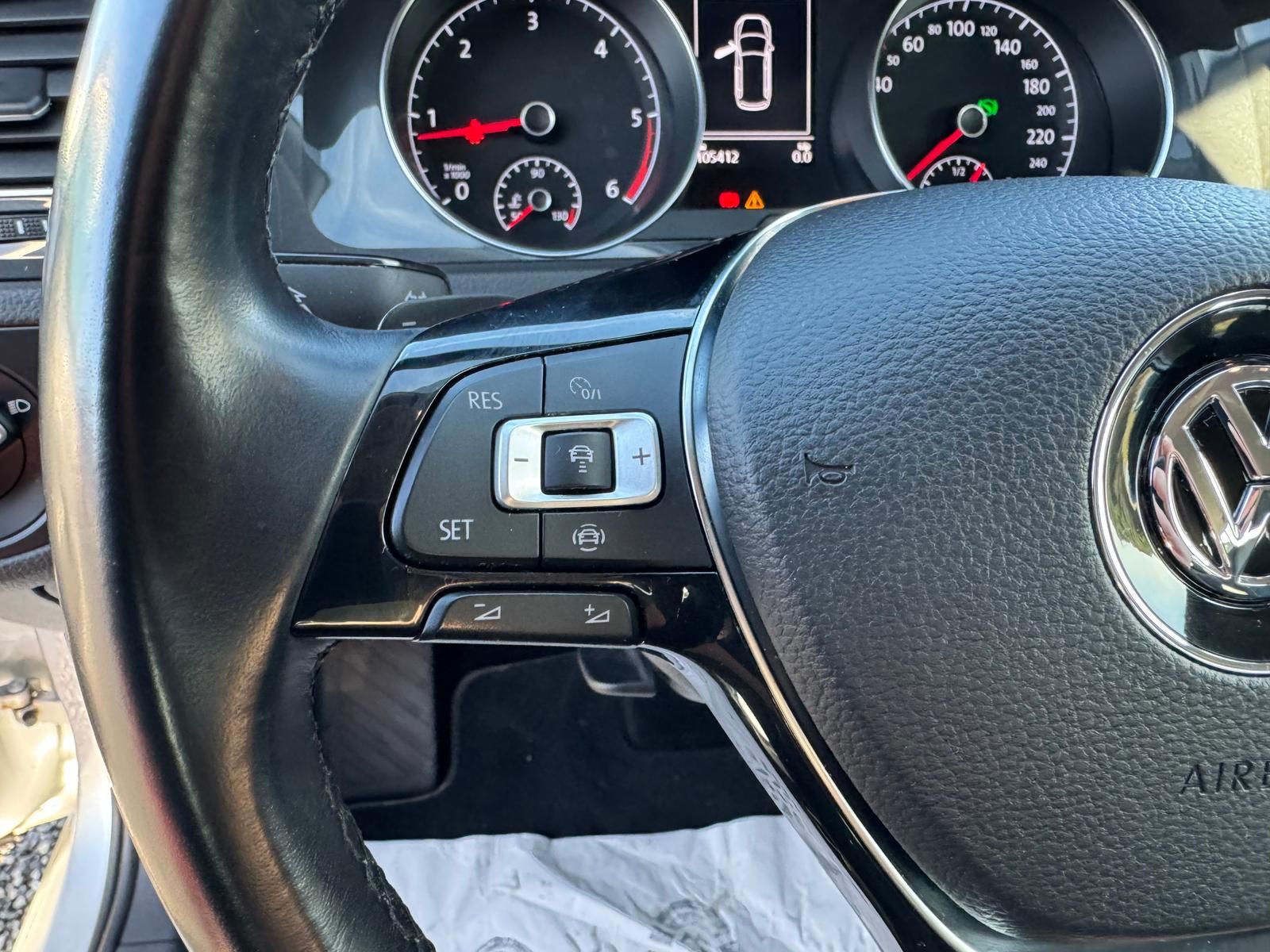 Volkswagen Golf VII Variant 2.0 TDI Comfortline - Samsaru's Car Outlet