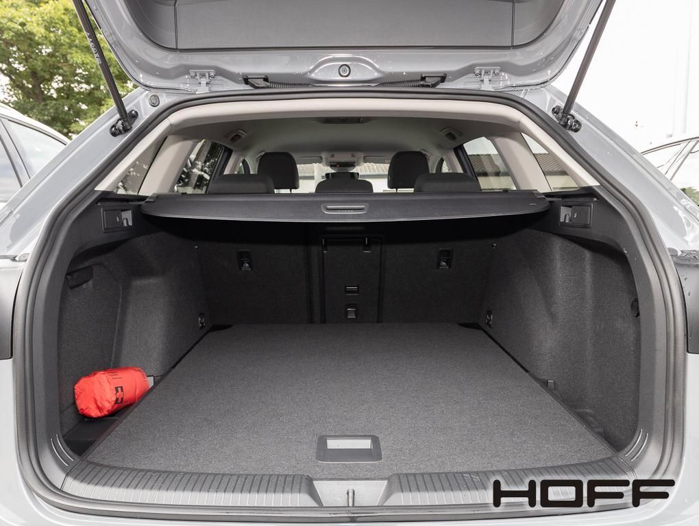 Volkswagen Golf VIII Variant 1.5 TSI MOVE - Samsaru's Car Outlet