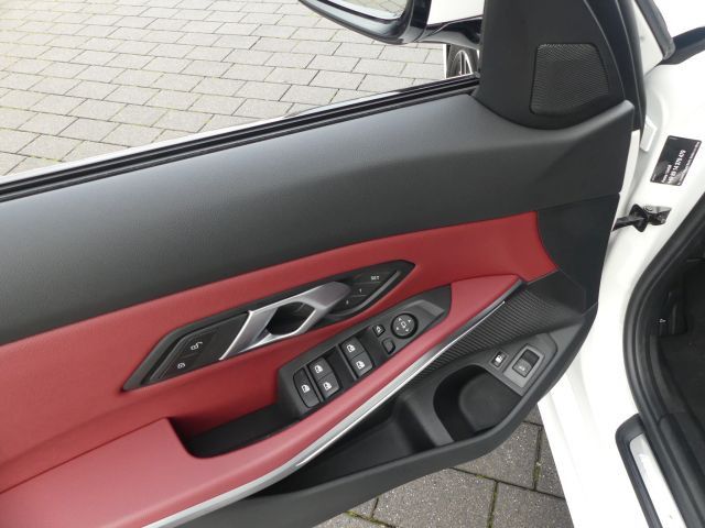 BMW 330 e Drive Tour M Sport Pano° AdLED°ACC°AHK°360