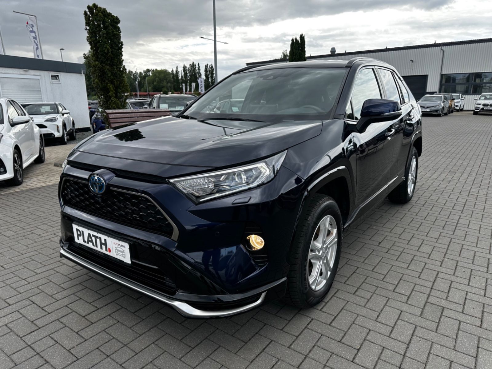 Toyota RAV 4 Plug-in Hybrid 4x4 Executive - Samsaru's Car Outlet