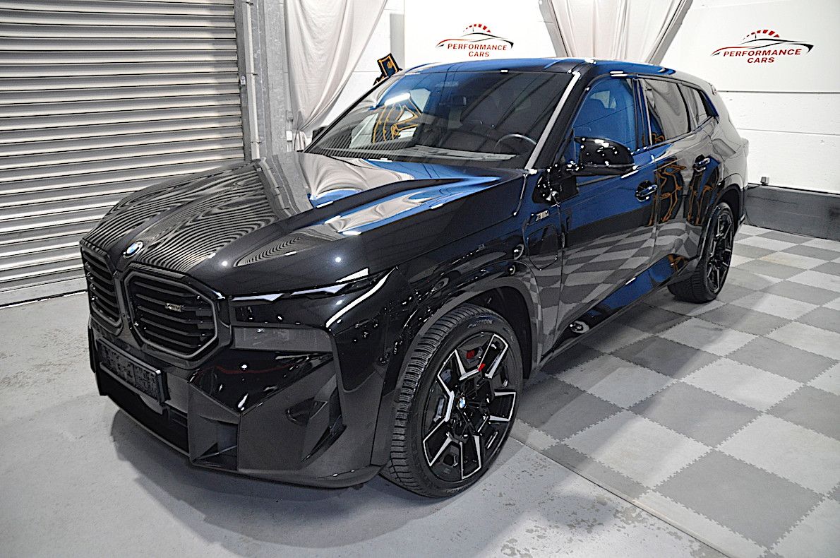 BMW XM 4.4-DRIVER PACKAGE-ALL IN BLACK
