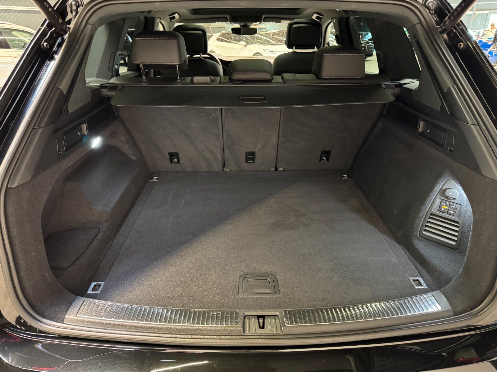Volkswagen TOUAREG R-LINE 4M. 3.0TDI*LUFTFEDER*PANO*STDHZ