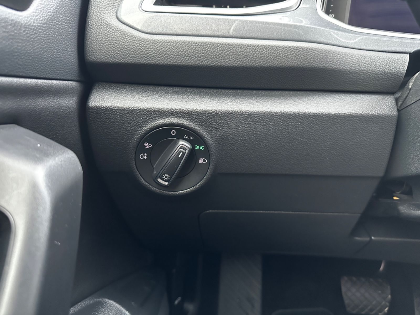 Volkswagen T-Roc 2.0 - Samsaru's Car Outlet