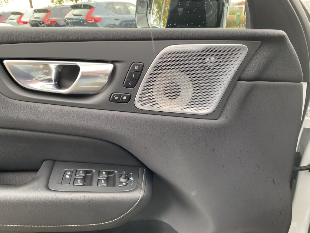 Volvo XC60 R-Design T6 AWD Recharge Plug-In Hybrid AWD