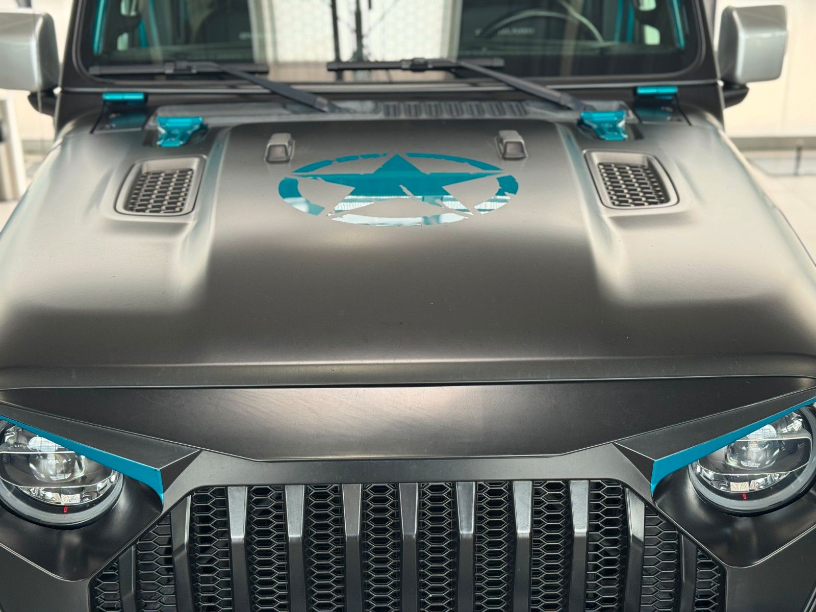 Jeep Wrangler 2.2 CRDi Sahara Overland "SkyOne AHK"