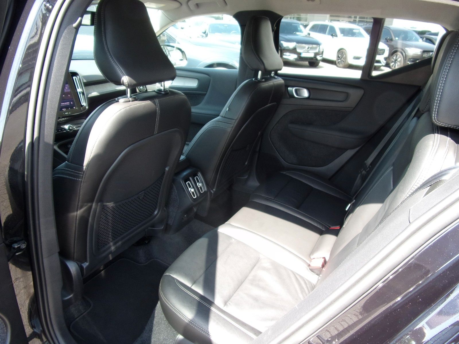 Volvo XC 40 B4 Plus Bright - Samsaru's Car Outlet