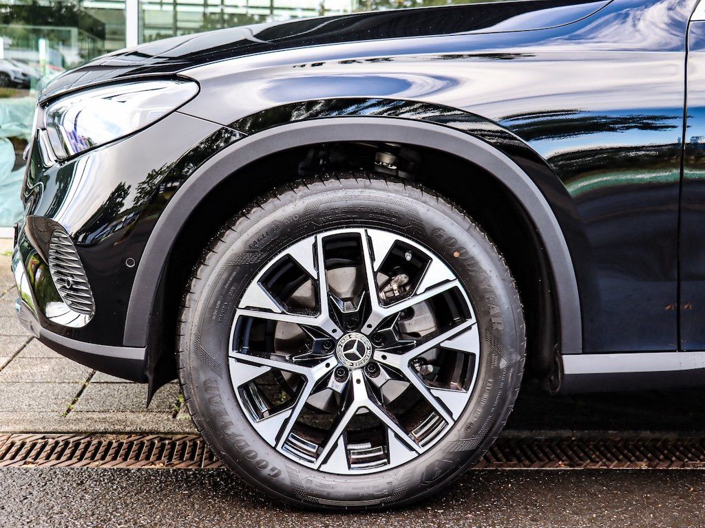 Mercedes-Benz GLC 220 d 4M Avantgarde AHK/Memory/19Zoll/Digi