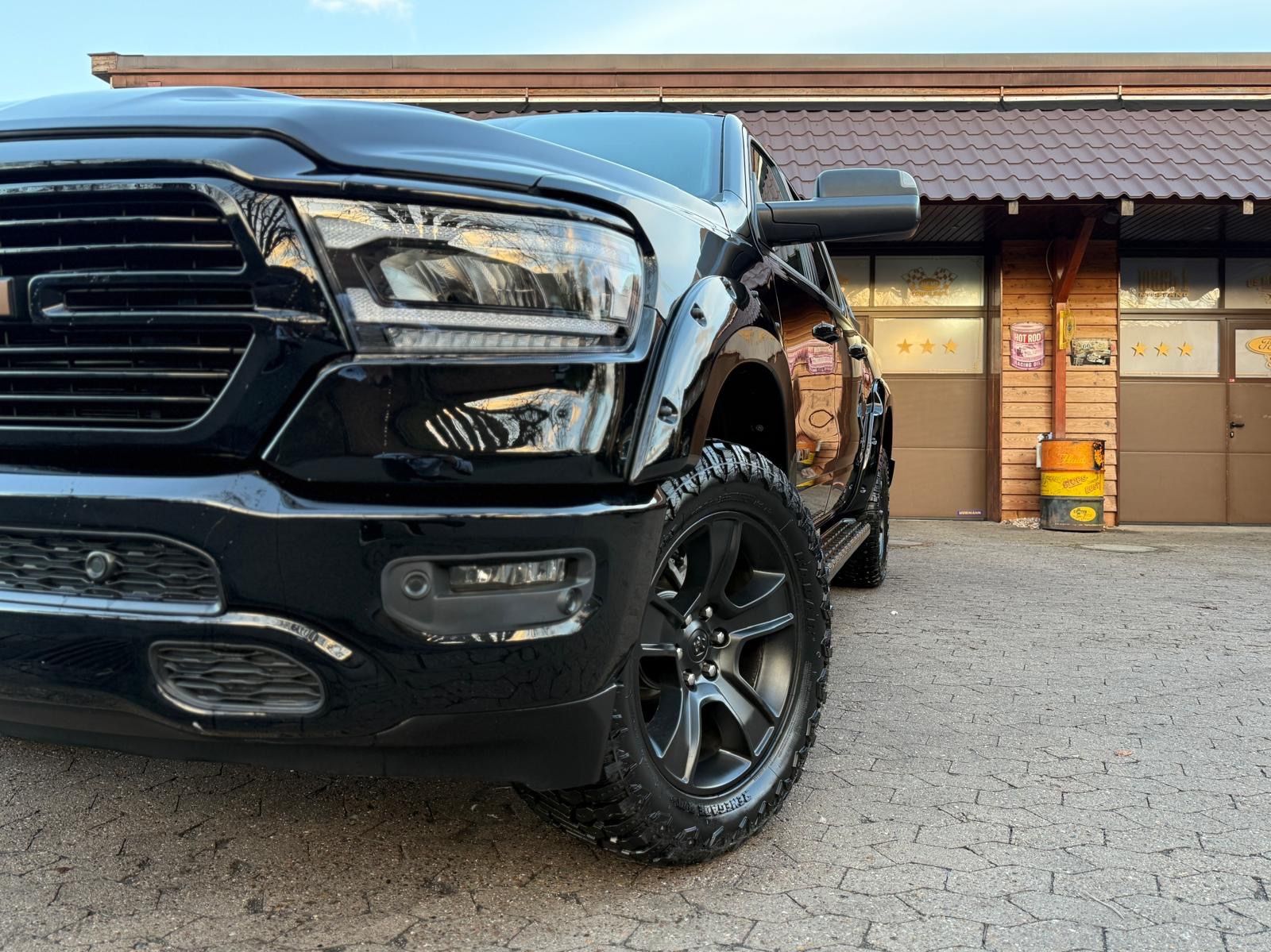 Dodge SPORT*NIGHT*OFFROAD*LIFT*AHK*NAVI*BÜGEL*GARANTIE