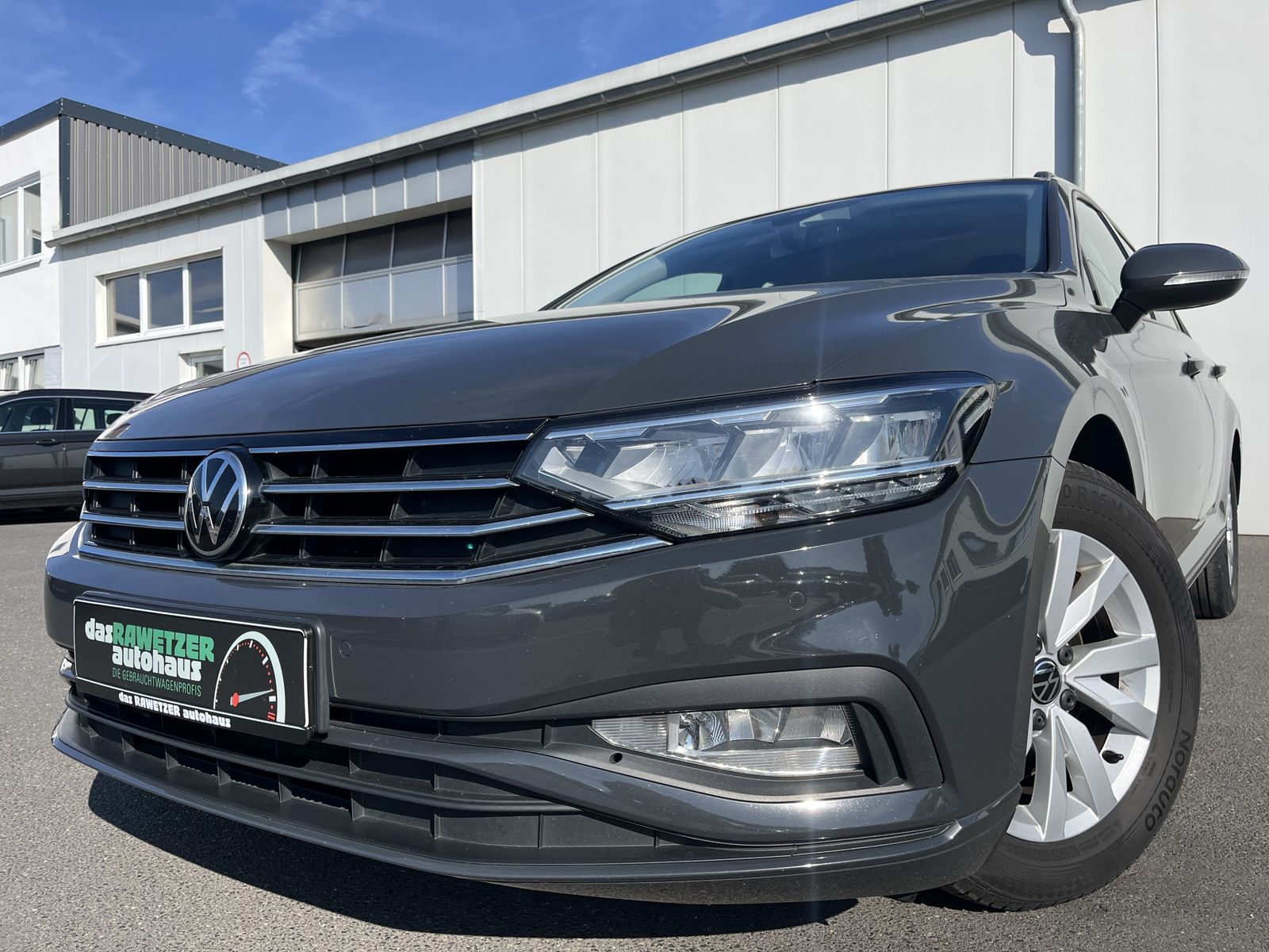 Volkswagen Passat Variant 2.0 TDI DSG - Samsaru's Car Outlet