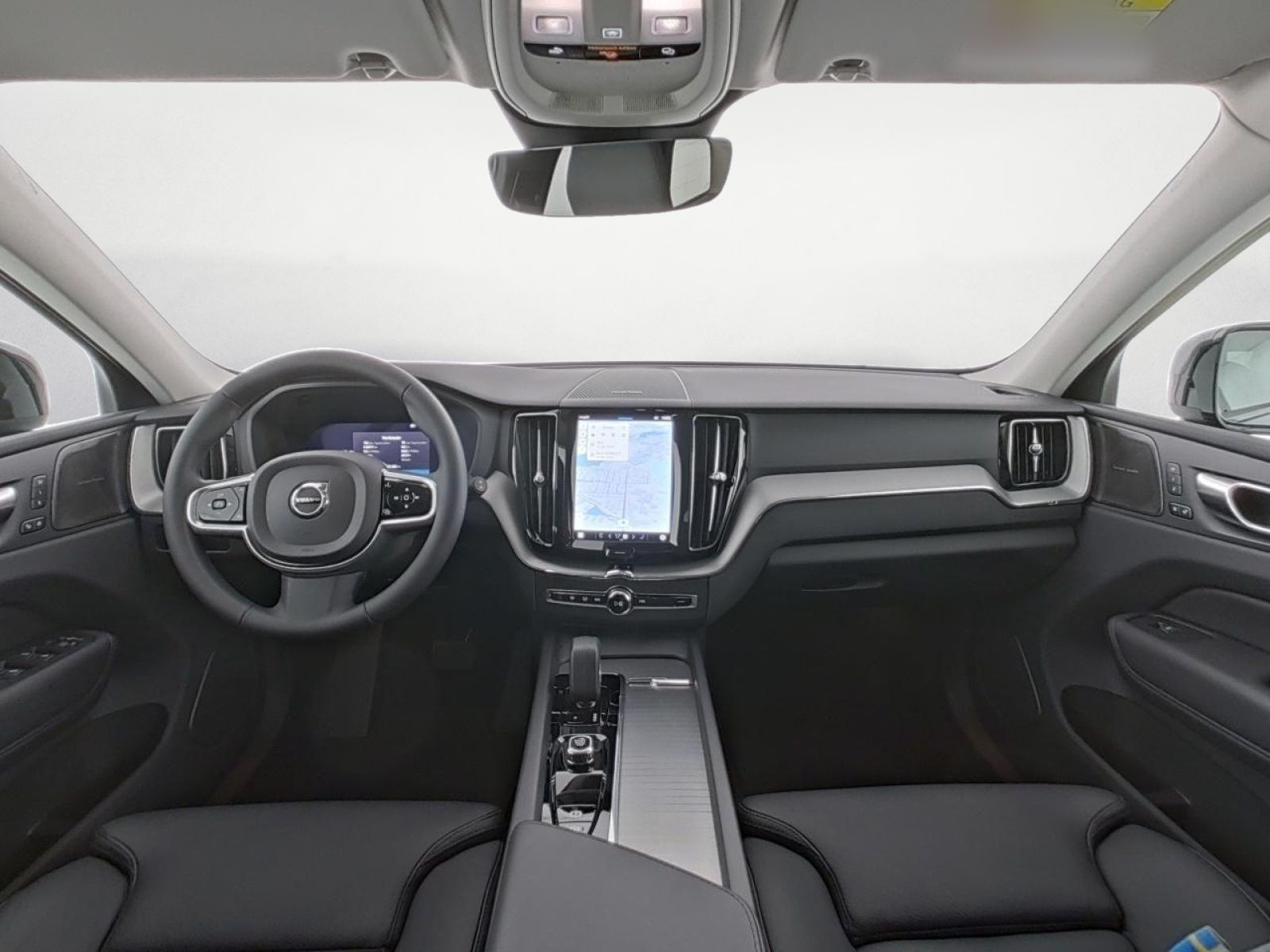 Volvo XC60 B4 PLUS DARK - Samsaru's Car Outlet
