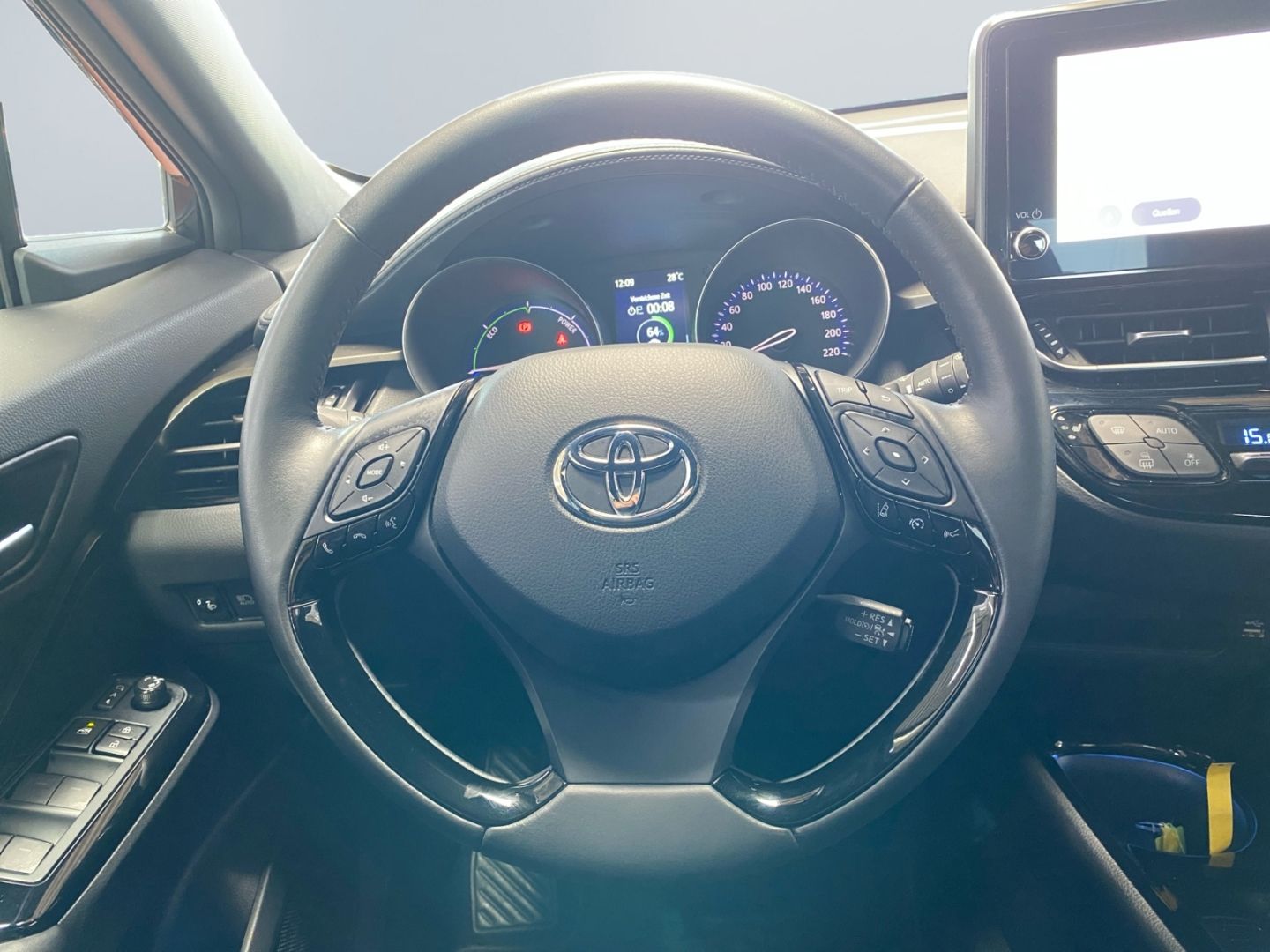 Toyota C-HR 1.8 Hybrid Team - Samsaru's Car Outlet