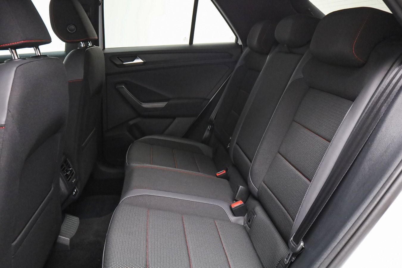 Volkswagen T-Roc 1.5 TSI DSG SPORT - Samsaru's Car Outlet